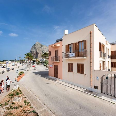 I Tre Golfi Beach Apartments 산비토로카포 외부 사진
