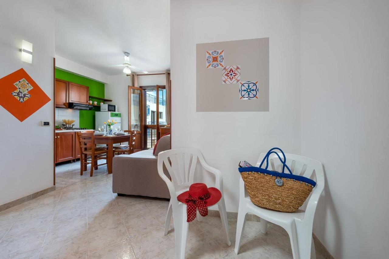 I Tre Golfi Beach Apartments 산비토로카포 외부 사진