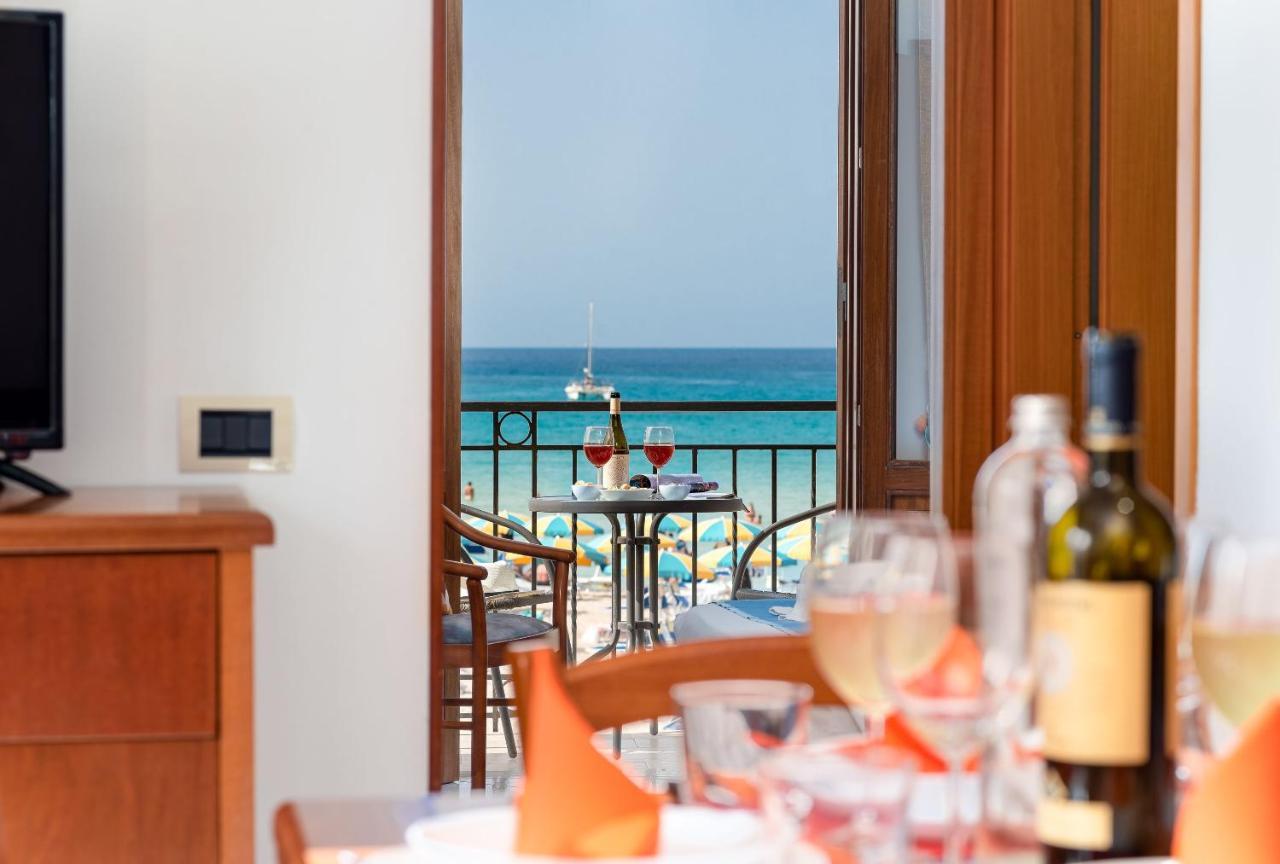 I Tre Golfi Beach Apartments 산비토로카포 외부 사진